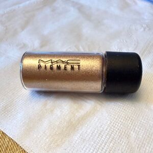 MAC Cosmetics Pigment in color Gold Mode
